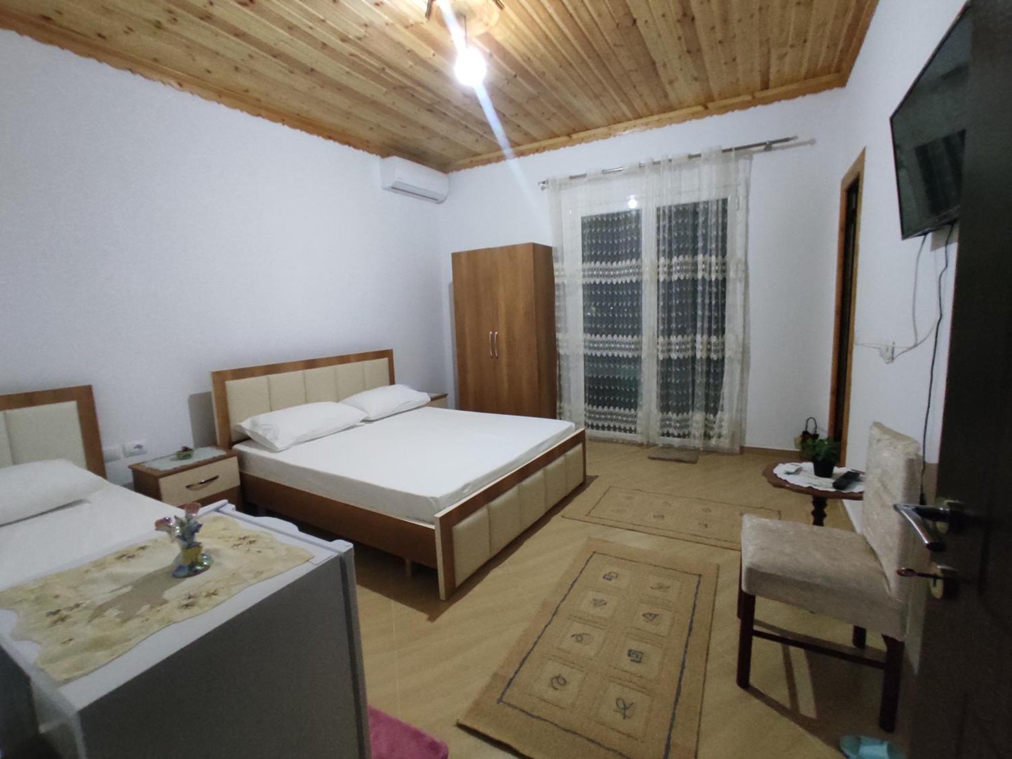 Dino Guest House Gjirokastër Buitenkant foto